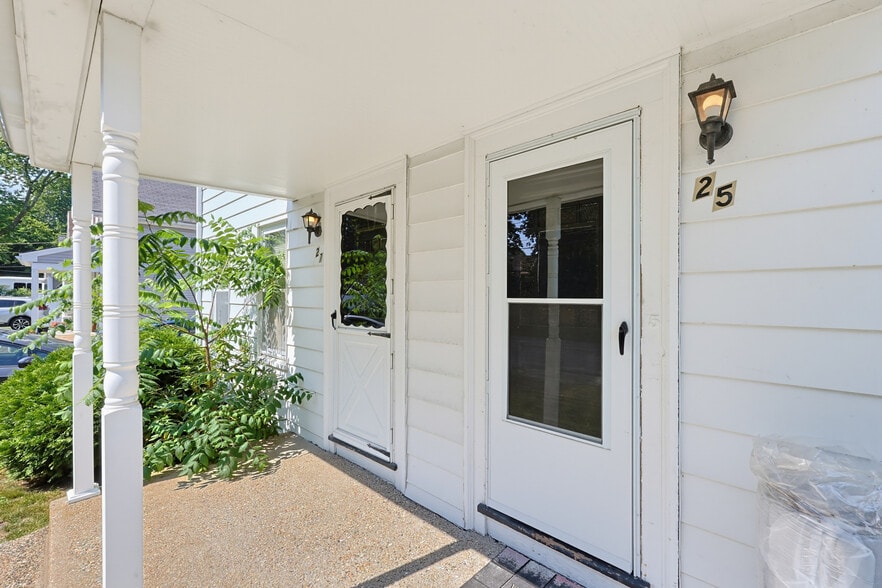 More Photos Of 25-27 West St, West Bridgewater Apartments For Sale