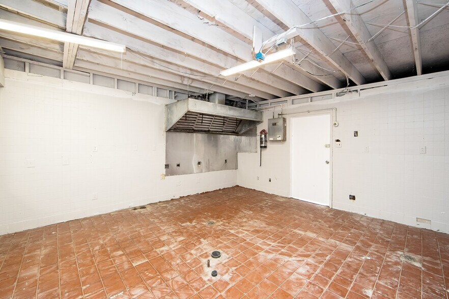 More Photos Of 201 S Broadway, Gloucester City Restaurant For Sale
