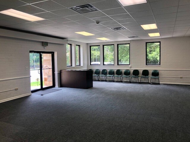 More Photos Of 2370 Vineville Ave, Macon-Bibb Office Residential For Lease