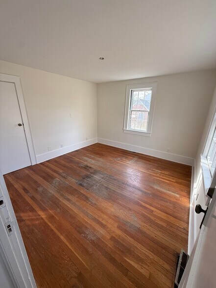 More Photos Of 137 West St, Pittsboro Office For Lease