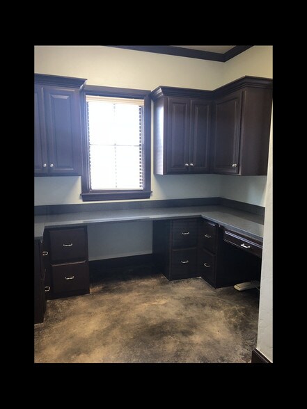 More Photos Of 1717 W 33rd St, Edmond Medical For Sale