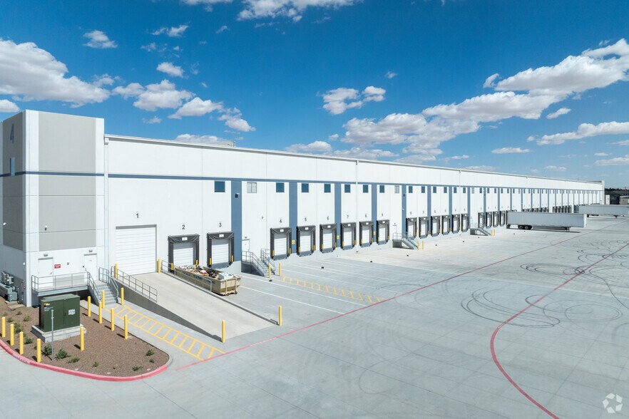 More Photos Of 12104 Emerald Pass Dr, El Paso Distribution For Lease