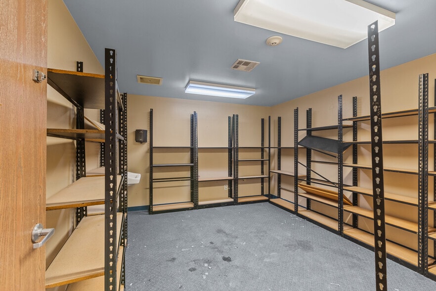 More Photos Of 429 E March Ln, Stockton Unknown For Lease