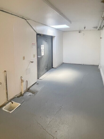 More Photos Of 1240 47th Ave, Oakland Warehouse For Sale