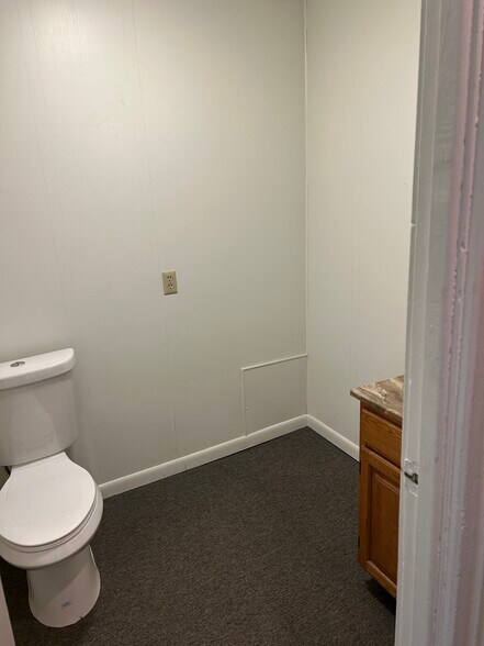 More Photos Of 212 N Chestnut St, Scottdale Apartments For Lease
