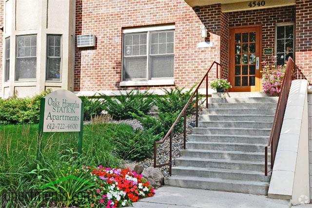 More Photos Of 4540 Snelling Ave, Minneapolis Apartments For Lease