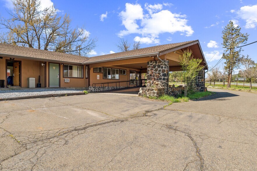 Primary Photo Of 43021 Bridge St, Fall River Mills Hotel For Sale