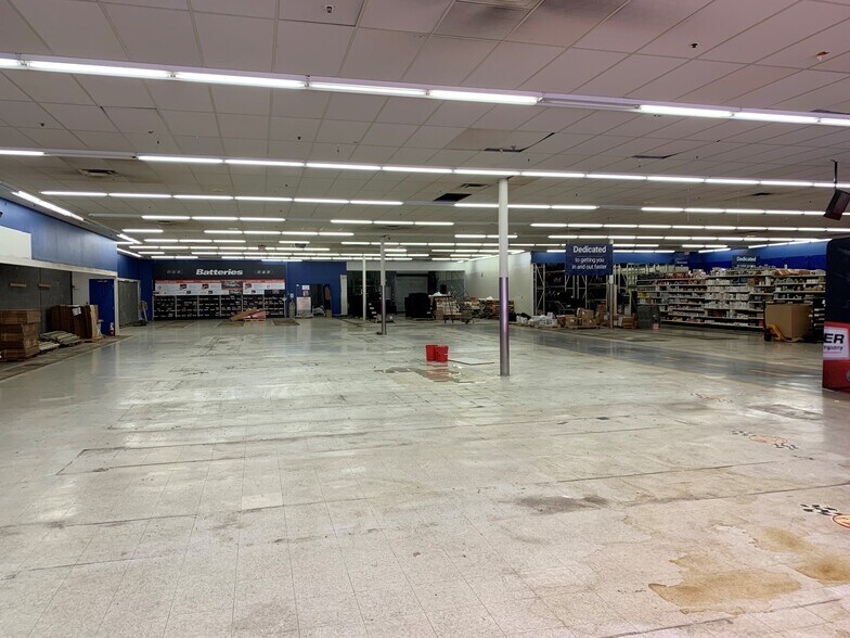More Photos Of 1100 Behrman Hwy, Gretna General Retail For Lease