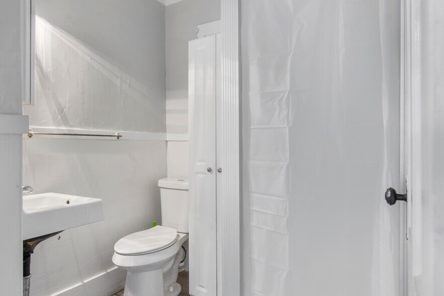 More Photos Of 4 Elm St, Lancaster Apartments For Sale