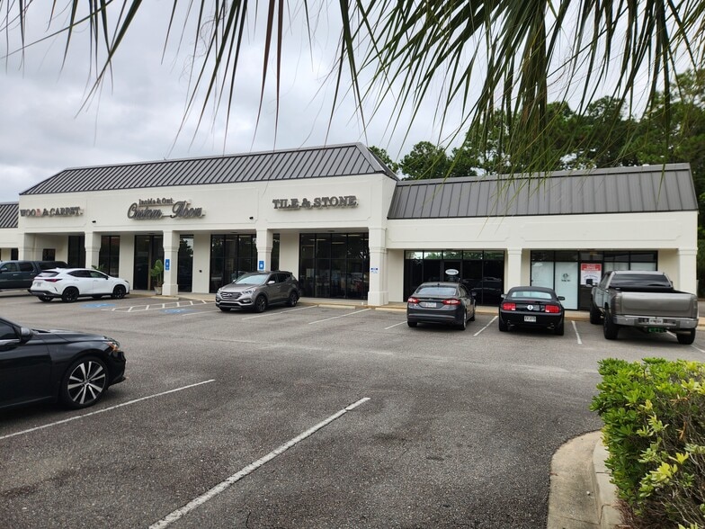 Primary Photo Of 101-113 Shoppers Way, Brunswick Storefront For Lease