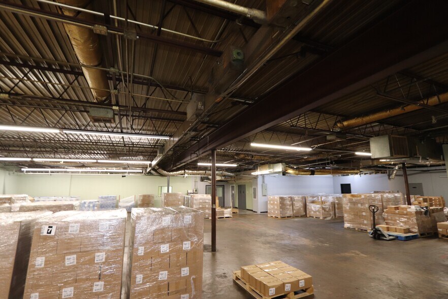 More Photos Of 1625 Airport Rd, Conroe Warehouse For Sale