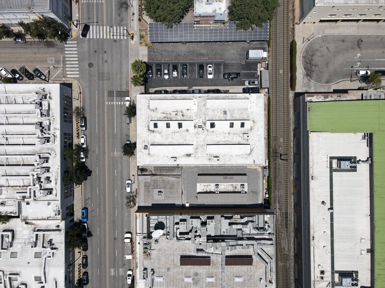 More Photos Of 450 S Raymond Ave, Pasadena Warehouse For Sale