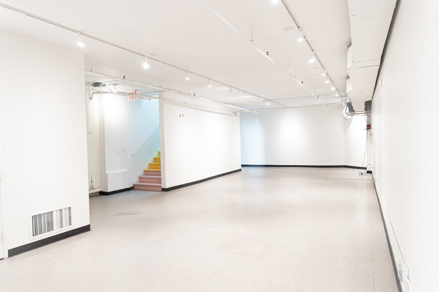 More Photos Of 21 Warren St, New York Apartments For Lease