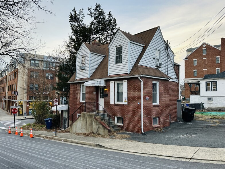 Primary Photo Of 2325 S Shirlington Rd, Arlington Storefront Retail Residential For Sale