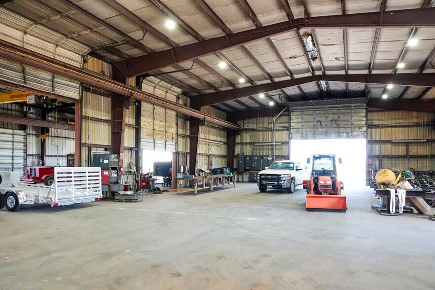 More Photos Of 9002 Leopard St, Corpus Christi Industrial For Sale