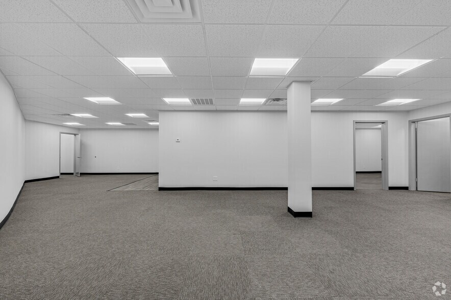 More Photos Of 3441 Halifax St, Dallas Unknown For Lease