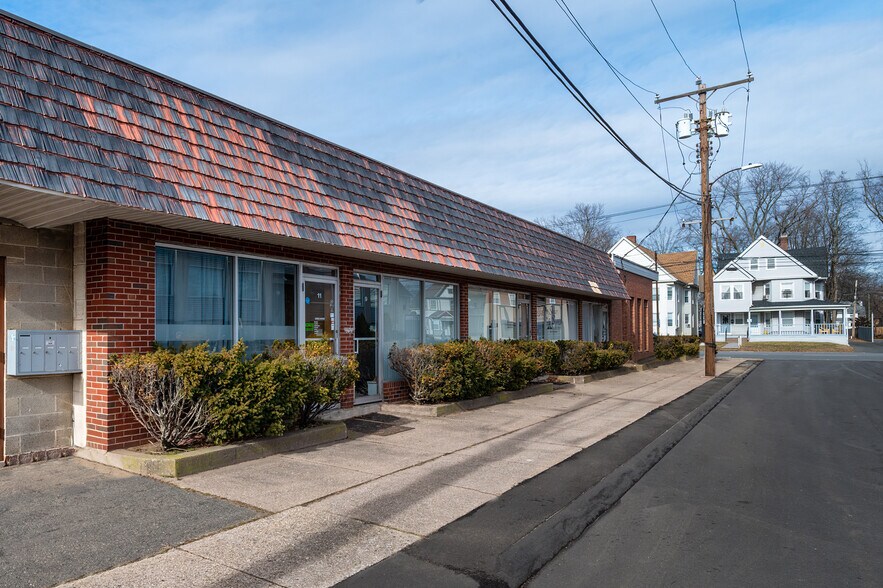 More Photos Of 73-77 Connecticut Blvd, East Hartford Freestanding For Sale