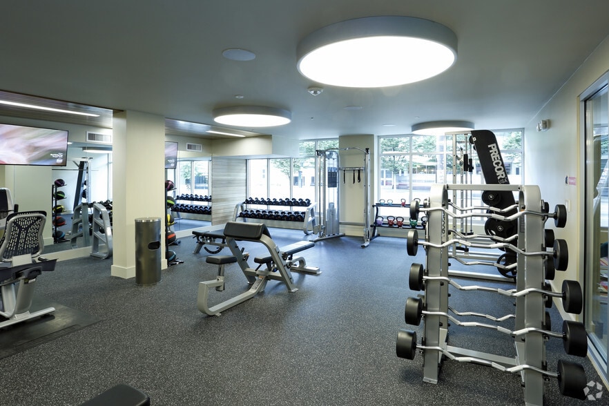 More Photos Of 2900 1st Ave, Seattle Apartments For Lease