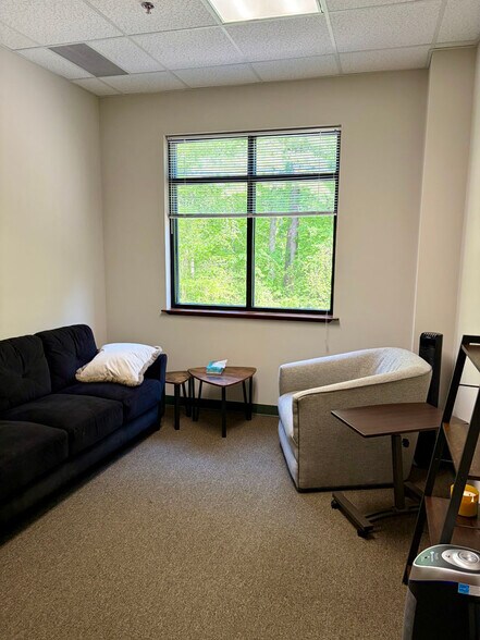 More Photos Of 312-326 Cloister Ct, Chapel Hill Office For Lease