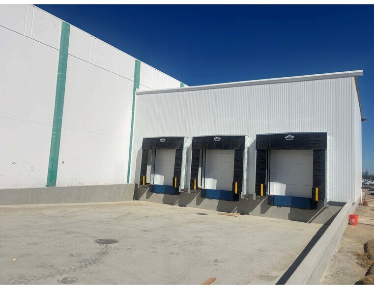 More Photos Of 2105 Nathan Ave, Modesto Manufacturing For Lease