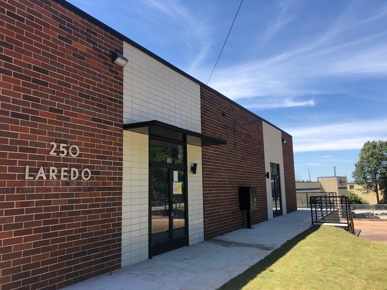 Primary Photo Of 250 Laredo Dr, Decatur Light Distribution For Lease