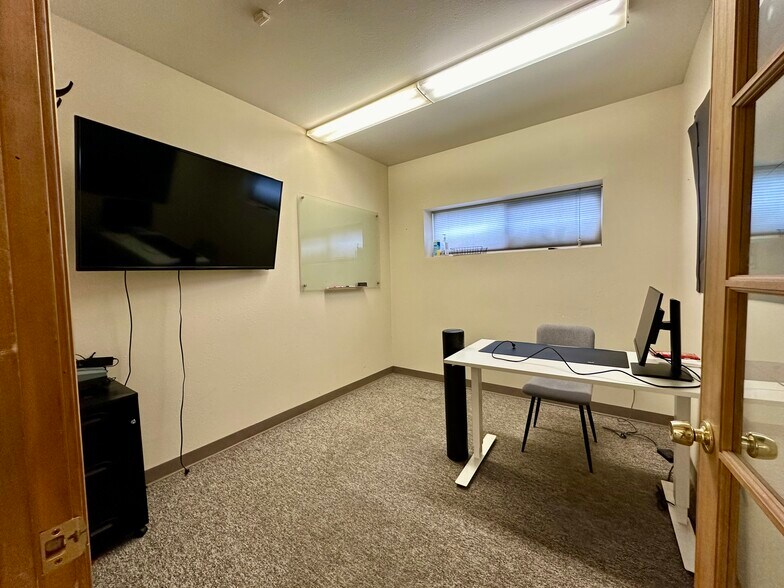 More Photos Of 8300 7th Ave S, Seattle Warehouse For Lease