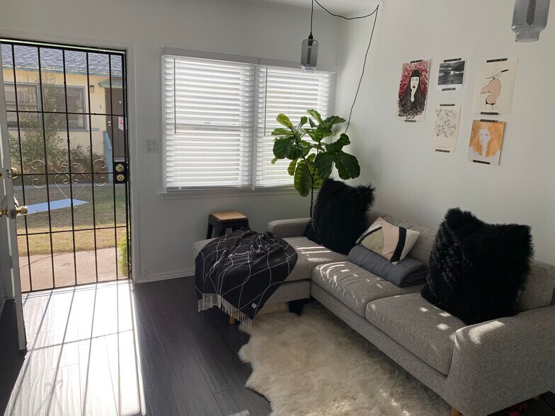 More Photos Of 1824 Michigan Ave, Santa Monica Apartments For Sale