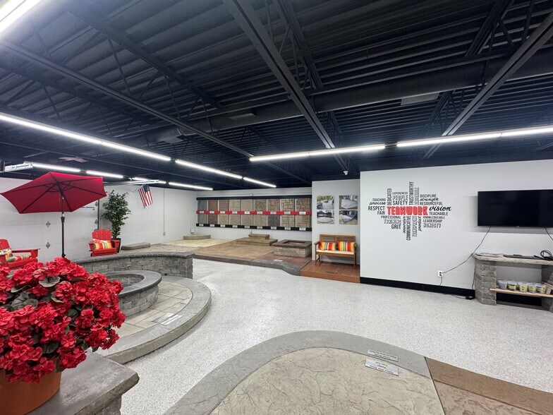 More Photos Of 5551-5553 Webster St, Dayton Warehouse For Sale