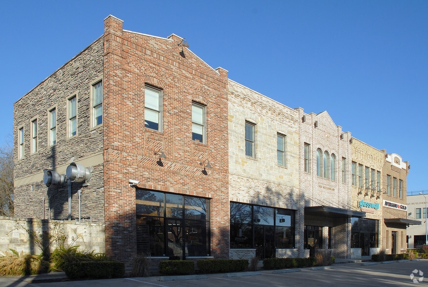 More Photos Of 933 Studewood St, Houston Office For Lease