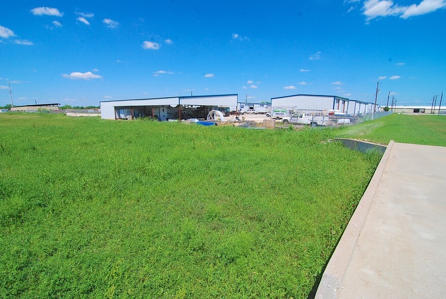 More Photos Of 1312 Weatherford Hwy, Granbury Land For Sale