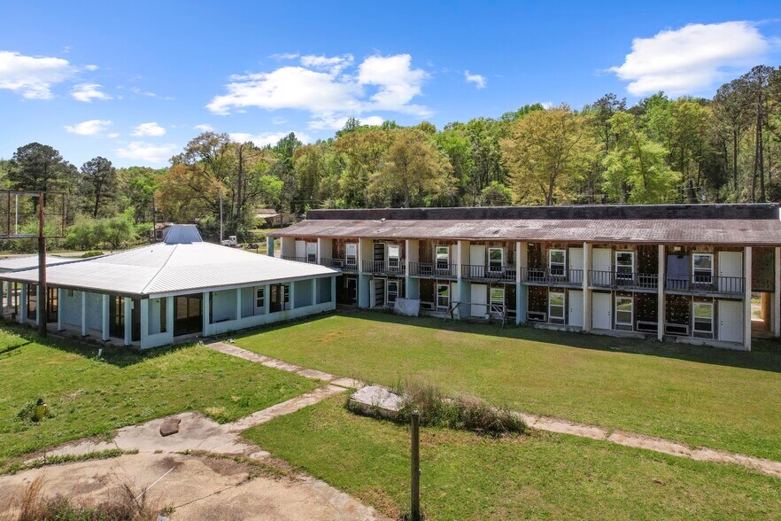 More Photos Of 1010 N Eufaula Ave, Eufaula Hotel For Sale