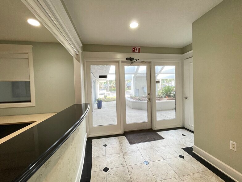 More Photos Of 2837 NW 41st St, Gainesville Office For Sale