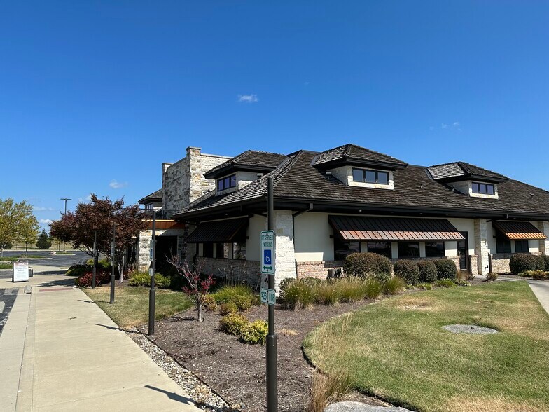 More Photos Of 6600 N Illinois St, Fairview Heights General Retail For Sale