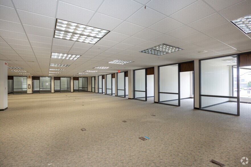More Photos Of 2329-2351 Market St, Saint Louis Office For Lease
