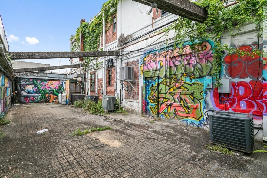 More Photos Of 333 E Bay St, Jacksonville Office For Lease