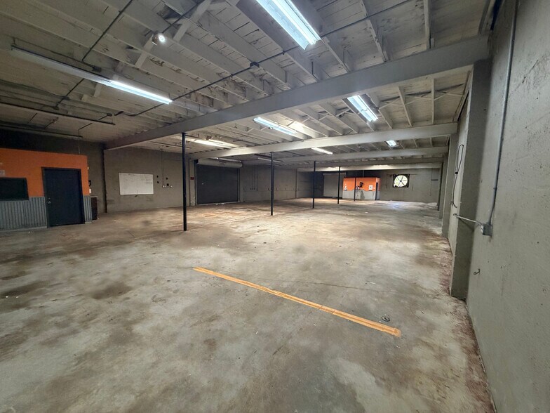 More Photos Of 1636 NE 12th Ter, Fort Lauderdale Manufacturing For Lease