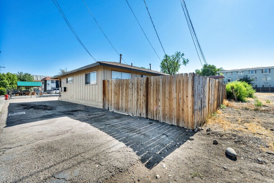 More Photos Of 372 Maine St, Reno Apartments For Sale