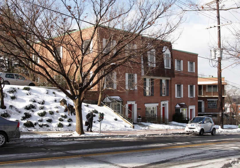 More Photos Of 4545 42nd St NW, Washington Medical For Lease