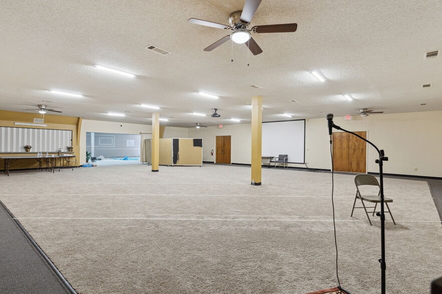 More Photos Of 1919 S Collins St, Arlington Religious Facility For Sale