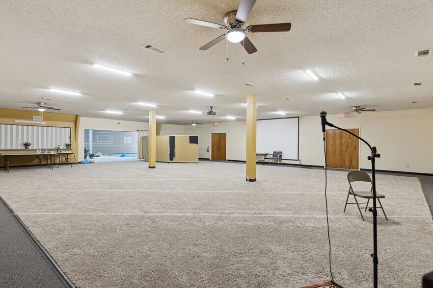 More Photos Of 1919 S Collins St, Arlington Religious Facility For Sale