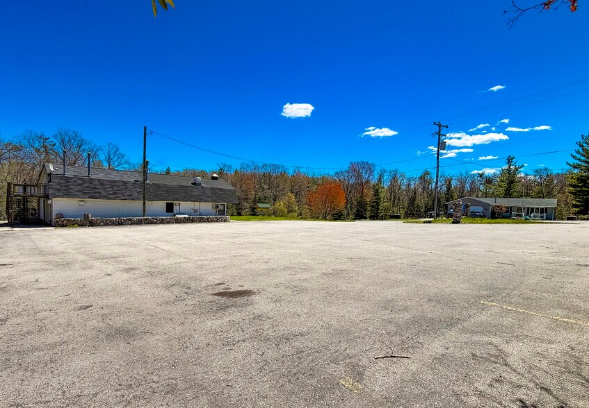 More Photos Of 214 W Mount Maria Rd, Spruce Restaurant For Sale