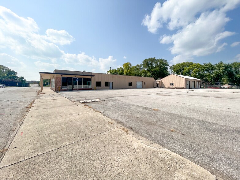 More Photos Of 129 2nd St, Webster City Light Manufacturing For Sale