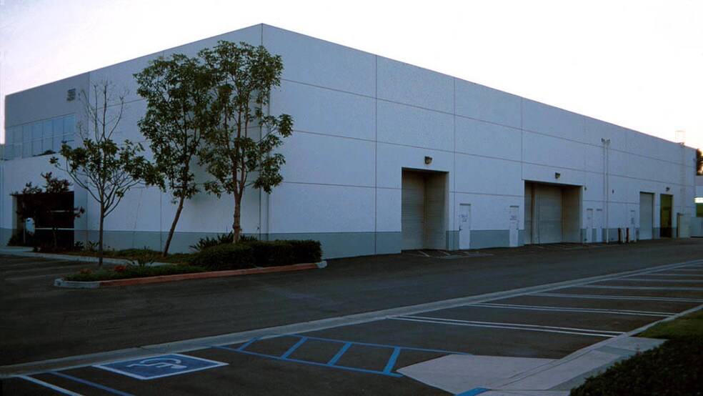 More Photos Of 1555-1565 McGaw Ave, Irvine Light Manufacturing For Lease