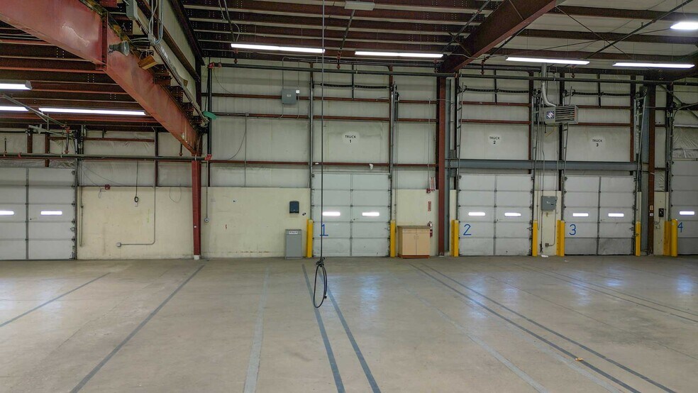 More Photos Of 2265 Waynoka Rd, Colorado Springs Distribution For Lease