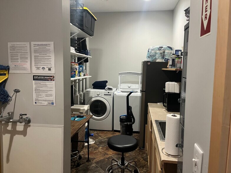 More Photos Of 893 E 9400 S, Sandy General Retail For Lease