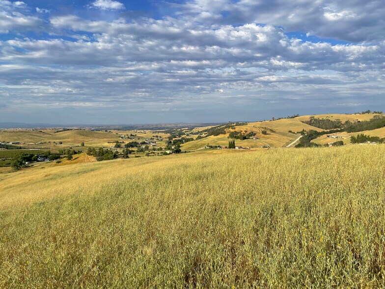 More Photos Of 0 E. 41 Hwy, Templeton Land For Sale