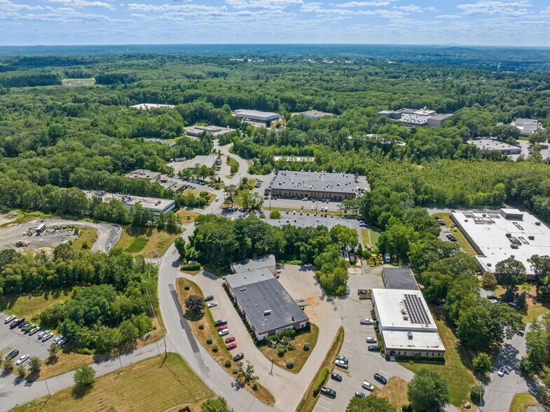 More Photos Of 31-39 Flagship Dr, North Andover Light Distribution For Lease