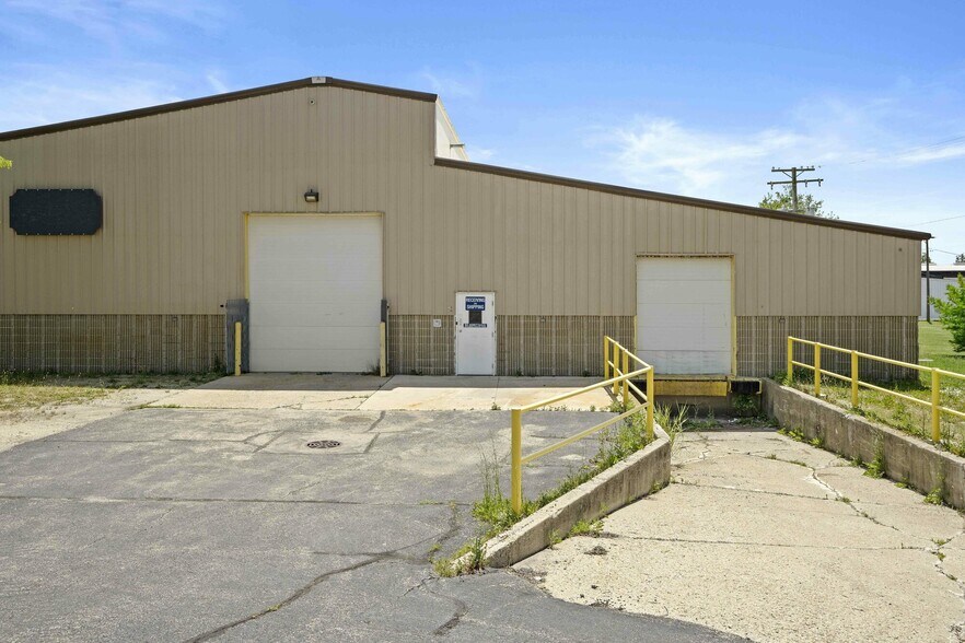 More Photos Of 1145 N Old Rand Rd, Wauconda Manufacturing For Lease