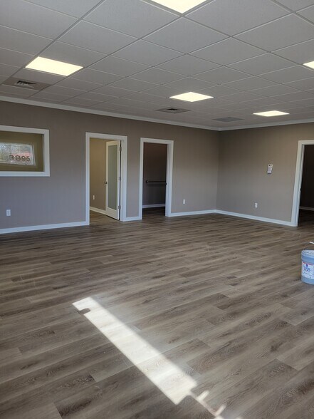 More Photos Of 3895 Pine Grove Ave, Fort Gratiot Office For Lease