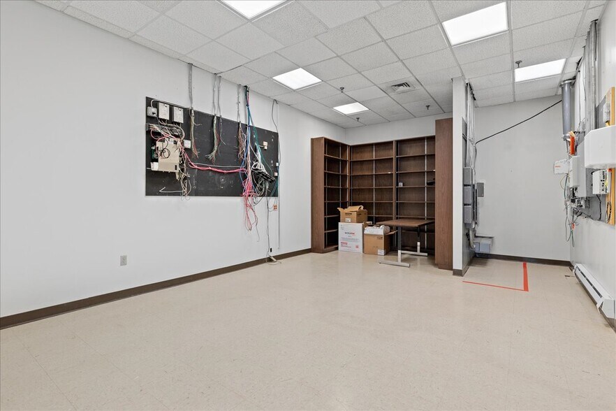 More Photos Of 431 Route 513, Califon Supermarket For Lease